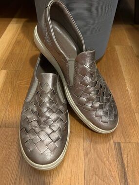 Women’s Ecco Woven Slip-On Casual Shoe metallic size 39